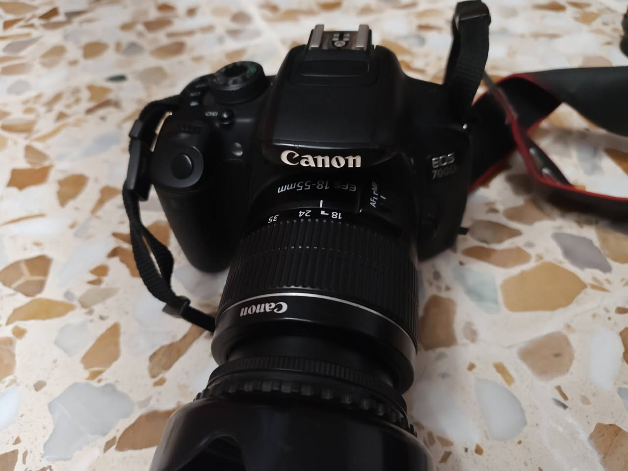 للبيع كامره كانون 700d
النظافه 98%
بطاريات عدد 2
شاحنه
عدسه 75-300
عدسه 18-55
قيم بما يرضي الله
واتساب ***********
