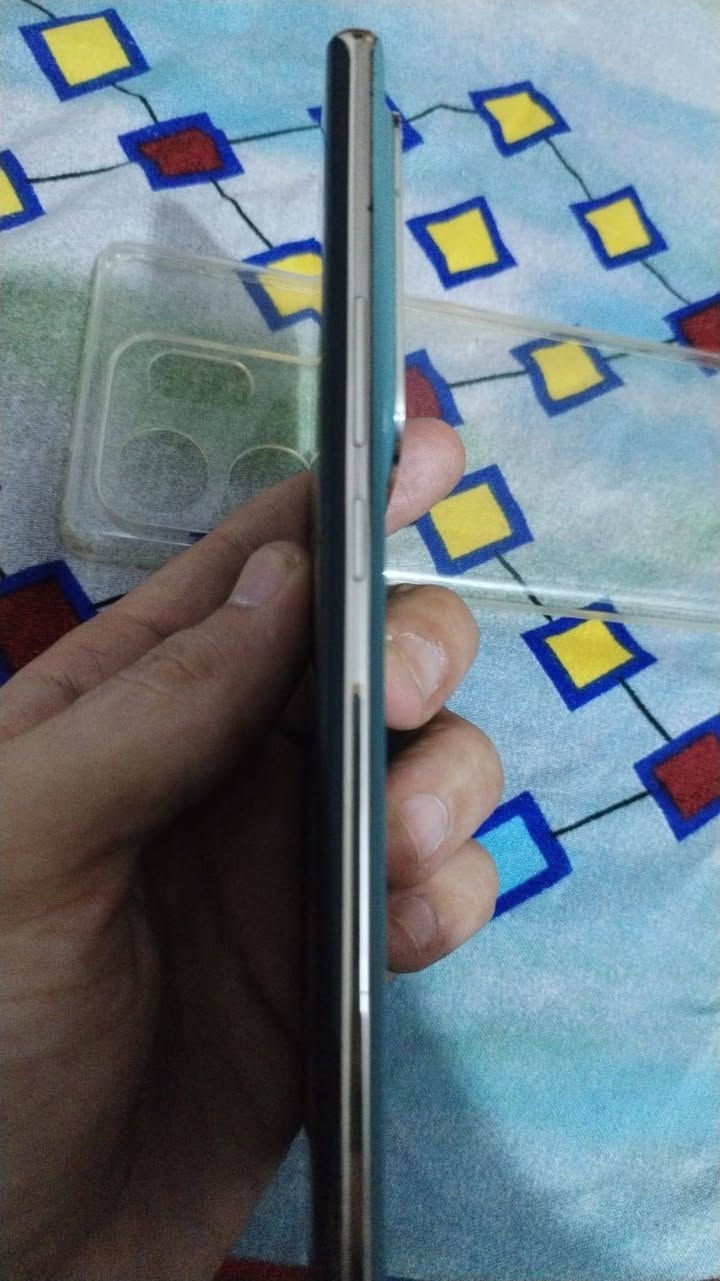 إعادة نشر من تواعد تعال 
شاشه منحنيه
انفنكس زيرو 30
ذاكره ٢٥٦
كامره خلفيه ١٠٨
اماميه ٥٠ 
بطاريه ٥٠٠٠
معالج وحش 
ملاحظه بدون ملحقات 
الخاص مفتوح  ‏‪***********‬‏
