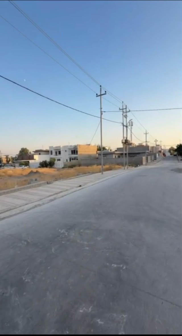 سلام و عليكم اربع قطعة ارض للبيع 
مكان كركوك سيكانيان اول فرع ب صف جسر جديد 
مساحة ٨٠٠ متر كل قطعة ٢٠٠ متر 
شيرزاد عقارات
للاستفسار اكثر اتصل علي الارقام التاليه
***********
***********
* نستقبل جميع عروضاتكم السكنية 🏠 والتجارية 🏡 بكافة مناطق 
او زيارة مكتبنا 
ع سايدين مركز شرطة رحيم اوه مقابل صيدلية ئاشتي كركوك, العراق

