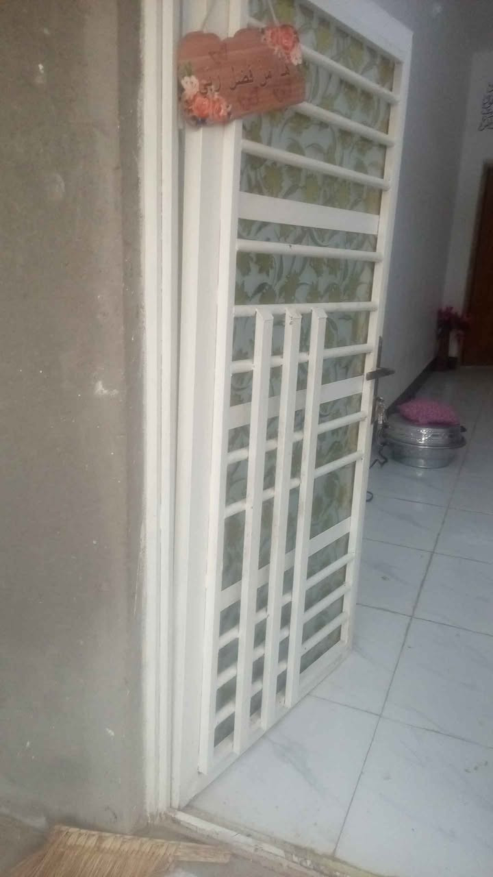 ‎دار عقد 17 ميري بناء حديث بلوك مساحته ٩٥ حي الحريه بي غرفه وصاله وداخله مطبخ صحيات كامله ***********‎ عمارة, ميسان
