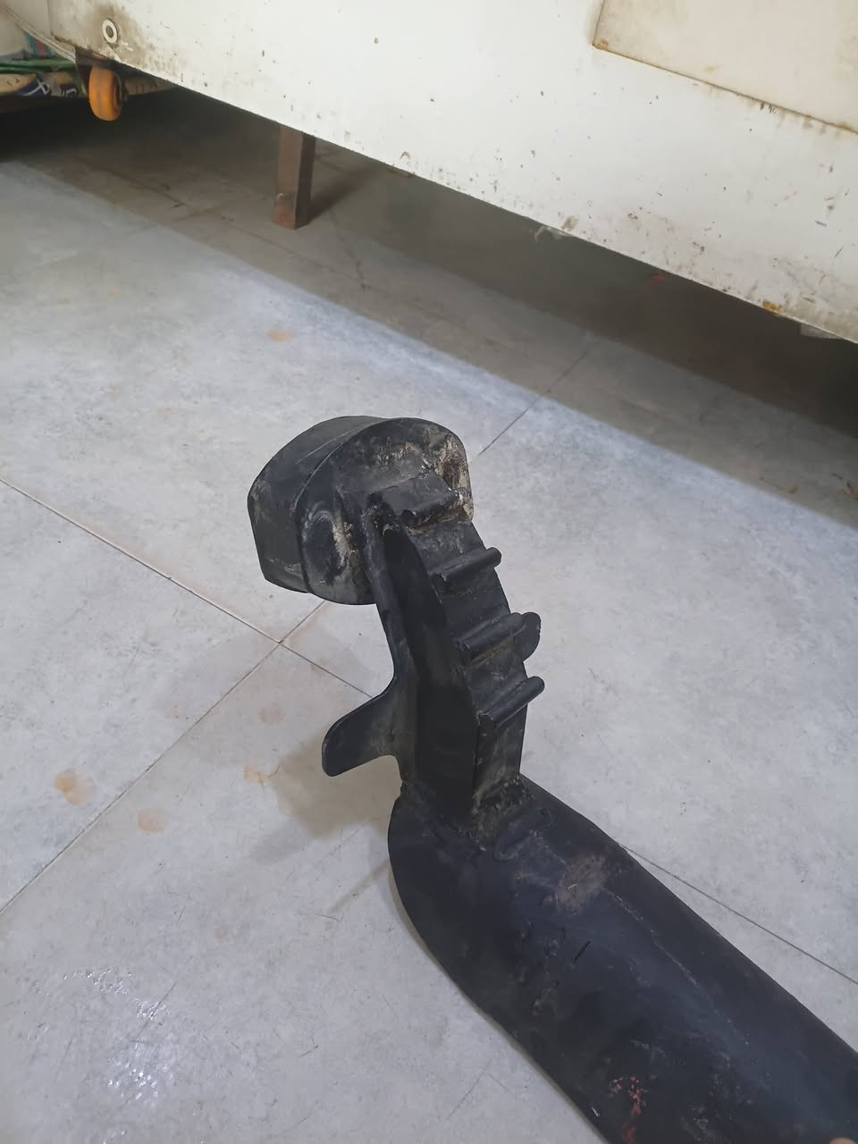 سلام عليكم نزال لبيع ثقيل سعره ٣٠ بي مجال قليل خاص موجود /***********
