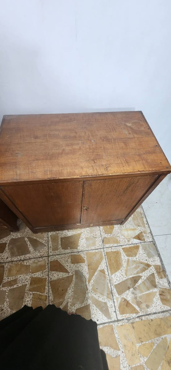غرفة صاج خمس قطع للبيع السعر ١٥٠ الف ***********
