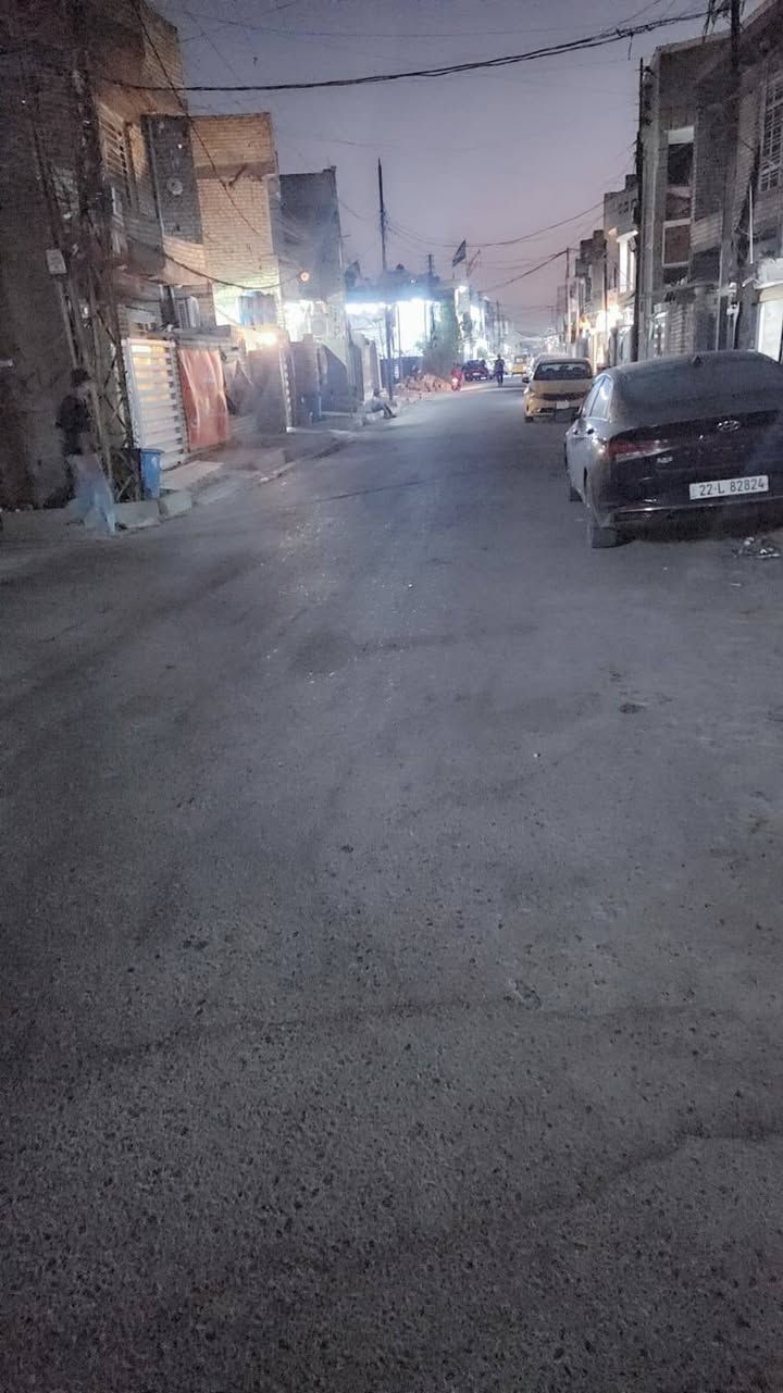 بيت للبيع 100متر  5×20 الزعفرانية اربع شوارع شارع محمد البياتي اول فرع
على ايدك اليسار الشراي يتصل بيت طابق ونص ***********اتصال
