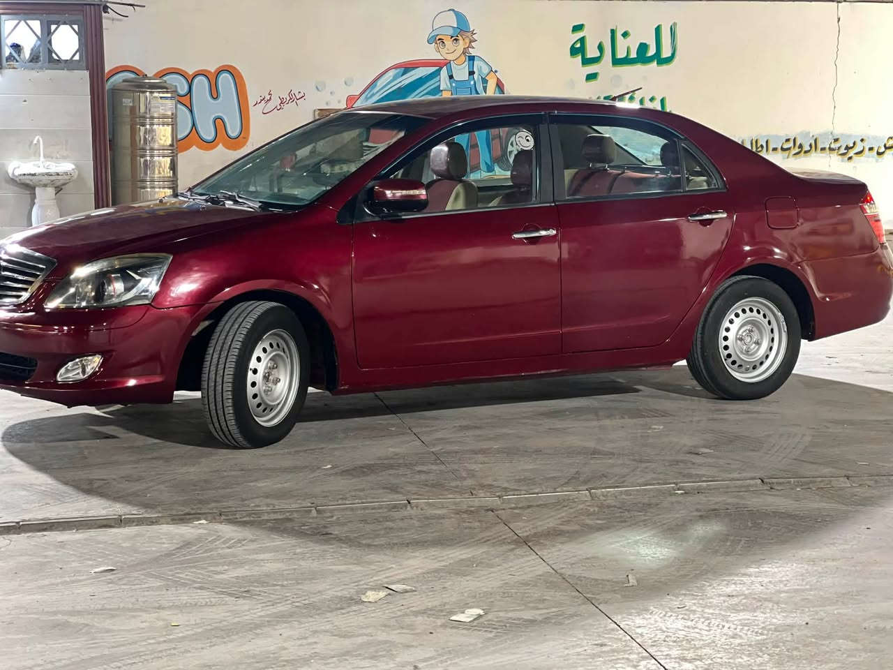 سلام عليكم 
جيلي موديل 2012 مكفولة من الضربة مصبوغة عام اثر جراد مكينة وكير وحدادية جديد تبريد ثلج دوشمة كشنات وارضية جلد تخم تاير جاهزة من كلشي رقم بغداد تحويل مباشر السعر 45 
للاستفسار ***********
