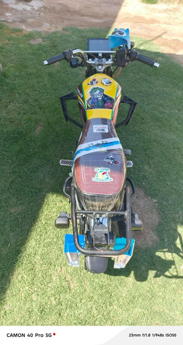 سلام عليكم من رخصه الادمن 
موطور للبيع سونك 🏍
موديل 2026 
محرك 200c
بيه 3 اوراق 
نضافه فول مثل الي بل فيديو
لون موروني ، 
مكاني الرمادي حصيبه الشرقيه
السعر 900 وبيه مجال شي قليل
تواصل عبر هاذه الرقم واتساب
***********
