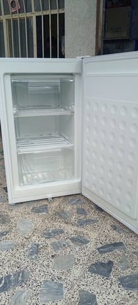 ثلاجه مكتبيه • صغيره • جديده