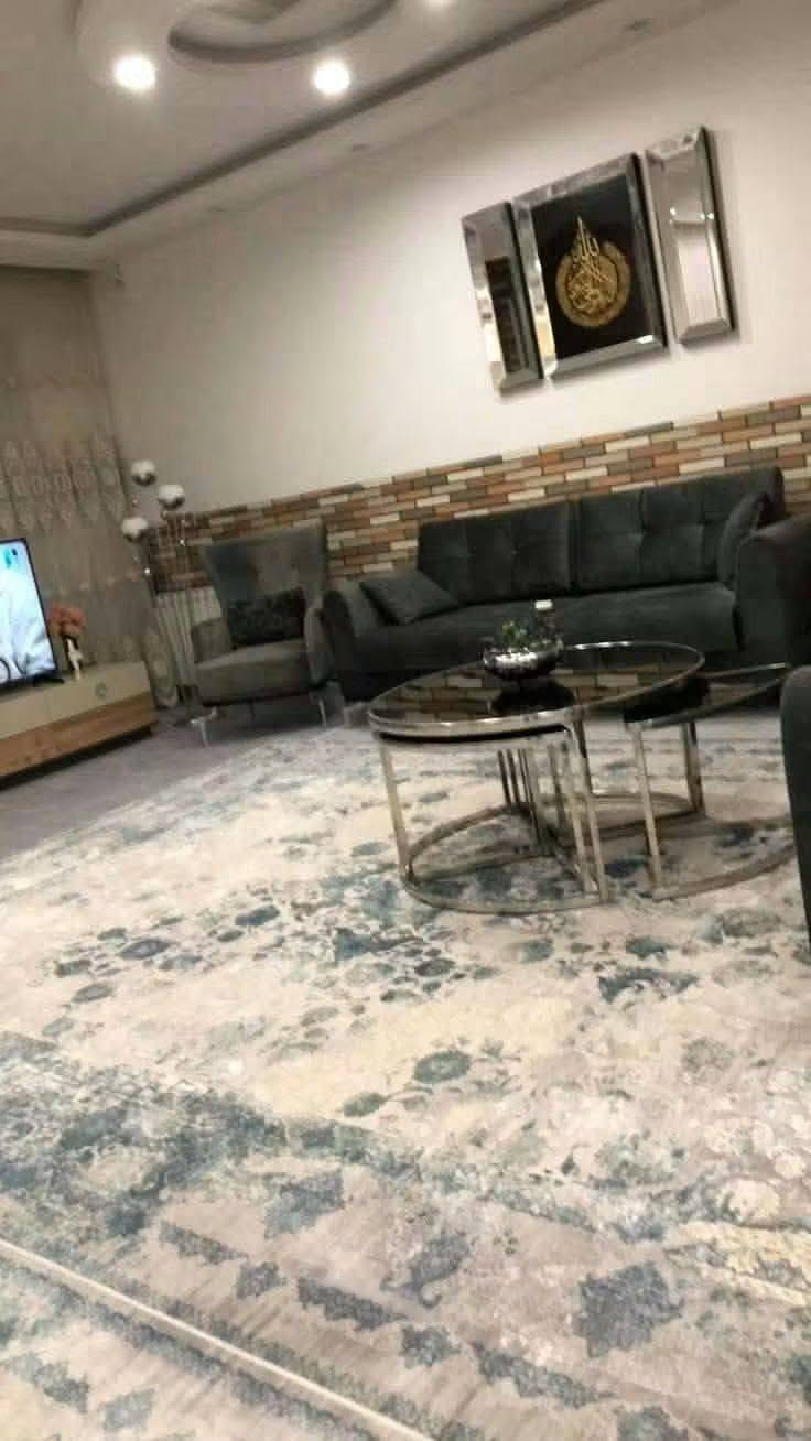 بيت طابقين • ٦ غرف • مسبح ٧٠م