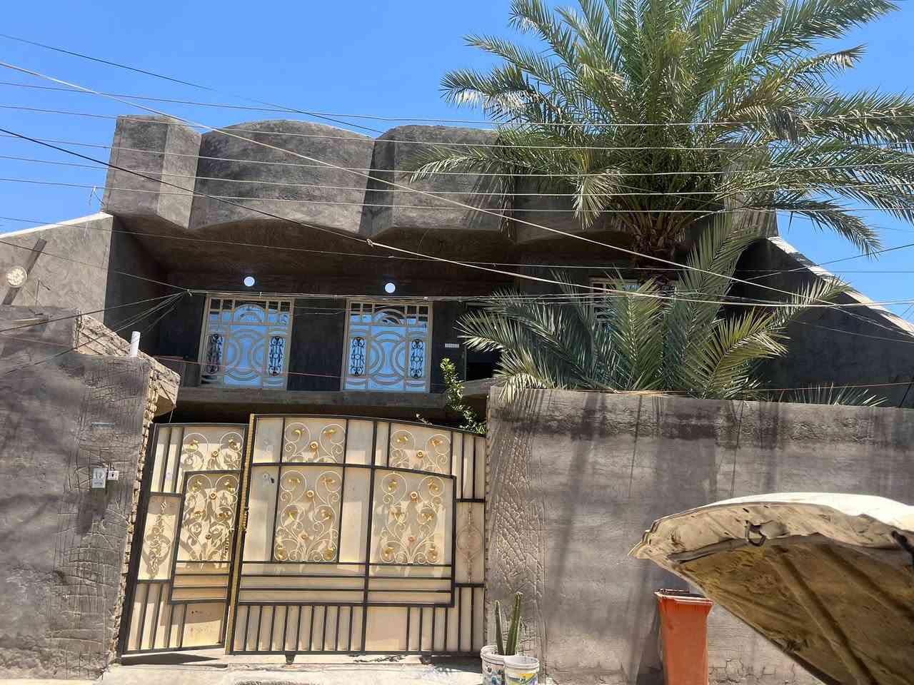 للبيع دار حجة طابقين جديد  

الموقع - منطقة باب الخان - خلف اعدادية بلد للبنين 

   

المساحه - ٢٥٠ متر 

السعر   ١٨٠ مليون وبي مجال   

٦ غرفه نوم + سويت داخلي 
صاله مفتوحه 
مطبخ
منور 
كراج 
حديقة 
صحيات داخليه و خارجية 
سطح مسلح  
البناء كله طابوك 
سنة البناء ٢٠٢٠ 

مع ملاحظه ،،،،،،،،، 
نقص فقط 
ارضية ٣ غرف نوم والواجهه الدار سيراميك  
كل الخدمات متوفره بالمنطقة ( تبليط ماء مجاري كهرباء)  
للاستفسار اتصل *********** - ***********

