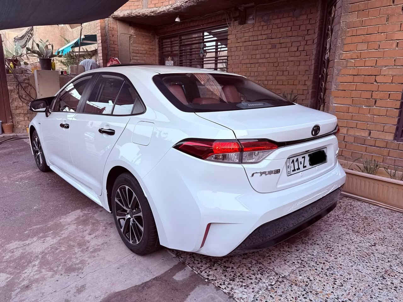 كورلا  هايبرد الشكل الامريكي  موديل  2024 .  
  تجميع الصين 
خليجي  شكل  الأمريكي مكفوله من صبغ 
🔴 السياره  رقم بغداد باسمي
المواصفات       
بصمه تشغيل 
مصابيح LED اماميه وخلفية 
سلايد  روف 
ويل كب كروم  
هندبريك اوتو 
رادار امامي  
داخل جلد احمر 
قطعتين تبريد
واشاير بالمري 
تحديد مسار  
قياده ذاتيه 
تبريد قطعتين  
اوتو هولد 
محرك 1800
السعر 143 $ ورقه 
مكان  السياره  بغداد 
للاتصال ***********
