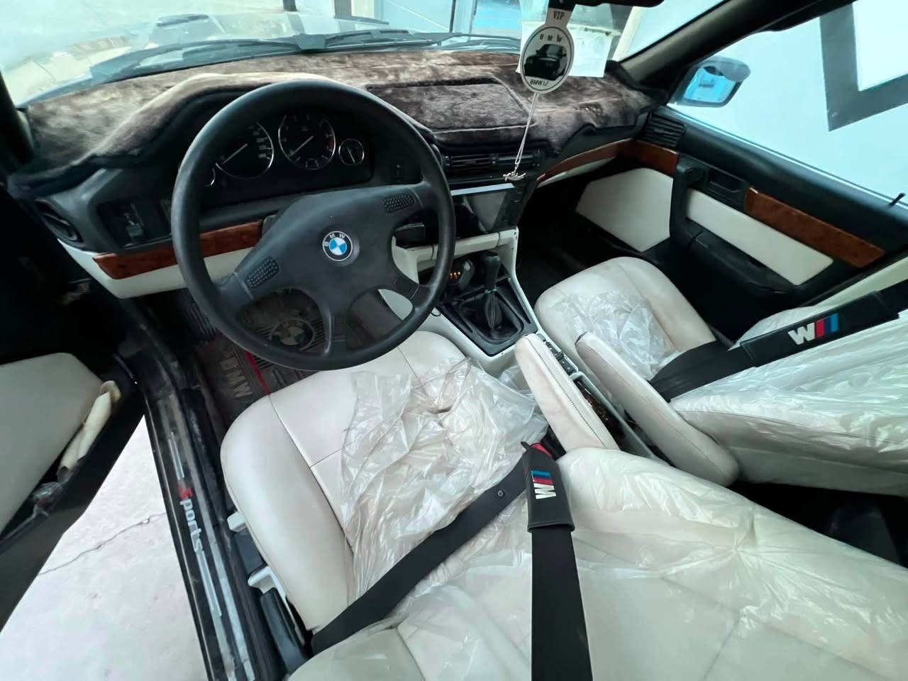 525.  BMW   E34    1991
سياره نضيفه بمعنى الكلمه من دواخل و خارج سياره معدله  سنويه 2029 سياره بسمي سستم كزوز رياضي  سياره بدون ضرر صبخ جماليه فقط عادي عل هاذا موديل ***********

— في ‏موصل - MOSUL‏.
