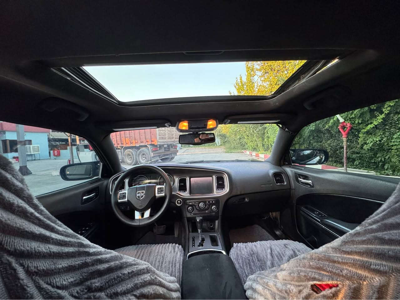 Dodge charger 
فرؤشتن يان گؤرينةوة
مؤديل 2014
فول فوول مواسفات
سلايد 
شاشة گةورة كاميرا
گئرشةفت سوكان هيتر 
كشن جلد و هيتر 
گئر و مةكينة و كارةبايي بةشةرت 
V8🚀 مةكينة هيمي 
براوةي دووبةيي 
62 مةجال 
*********** أربيل, العراق
