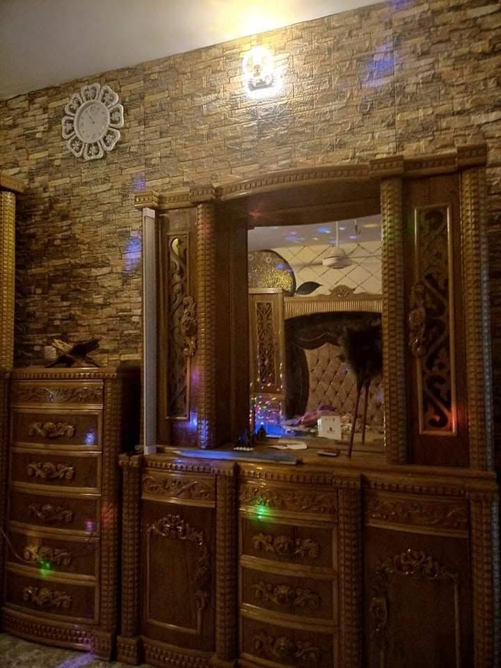 السلام عليكم
غرفه للبيع موديل برج شغل توصايا ثقيله وضخمه
مستخدمه شي قليل  الغرفه جديده واحلى من الصور
سعر مليون وربع وبيها مجال ال يريد يتصل على هذا الرقم ***********
