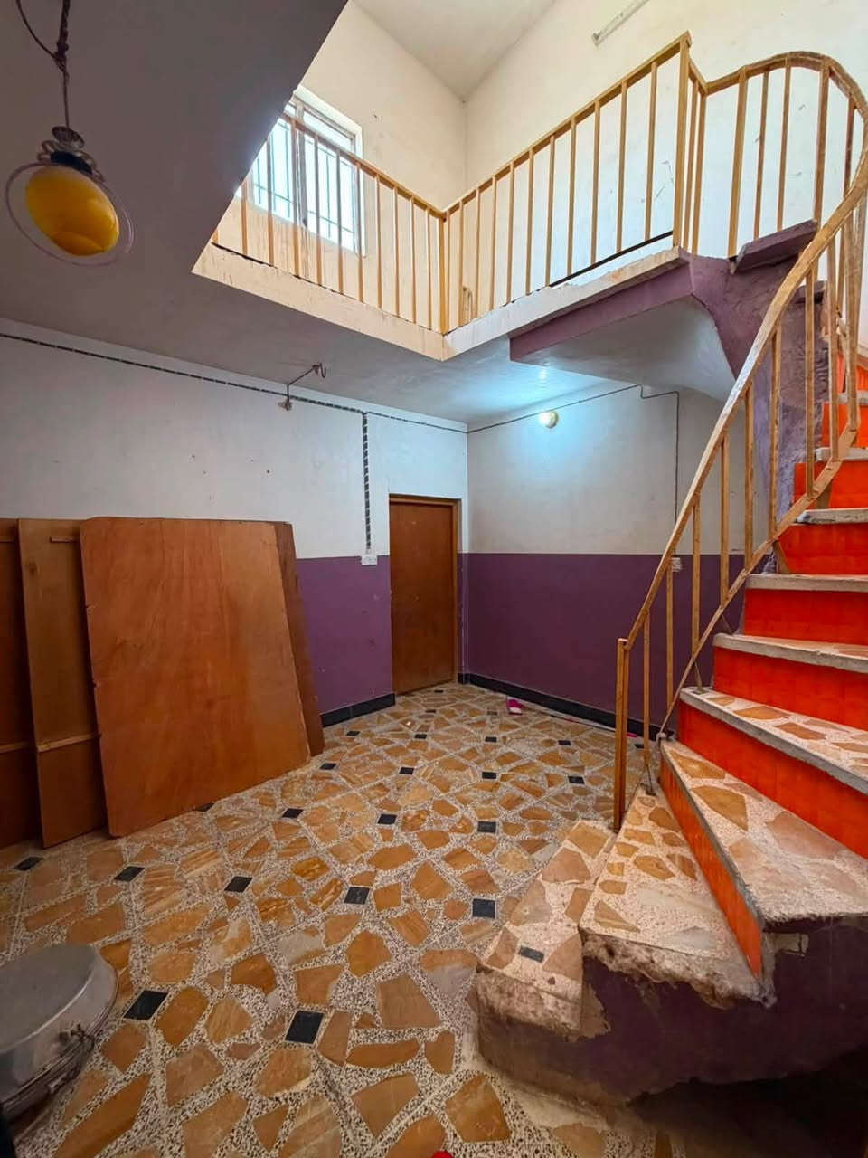 مشتمل للبيع حي الجبيريه الثالثه خلف معمل الكاشي 
بل بدايه موقع راقي مساحه 150متر 
غرف وصاله ومطبخ واستقبال وصحيات 
بسعر مناسب 
الاستفسار والاتصال ***********
توجد لدينه جميع العقارات

