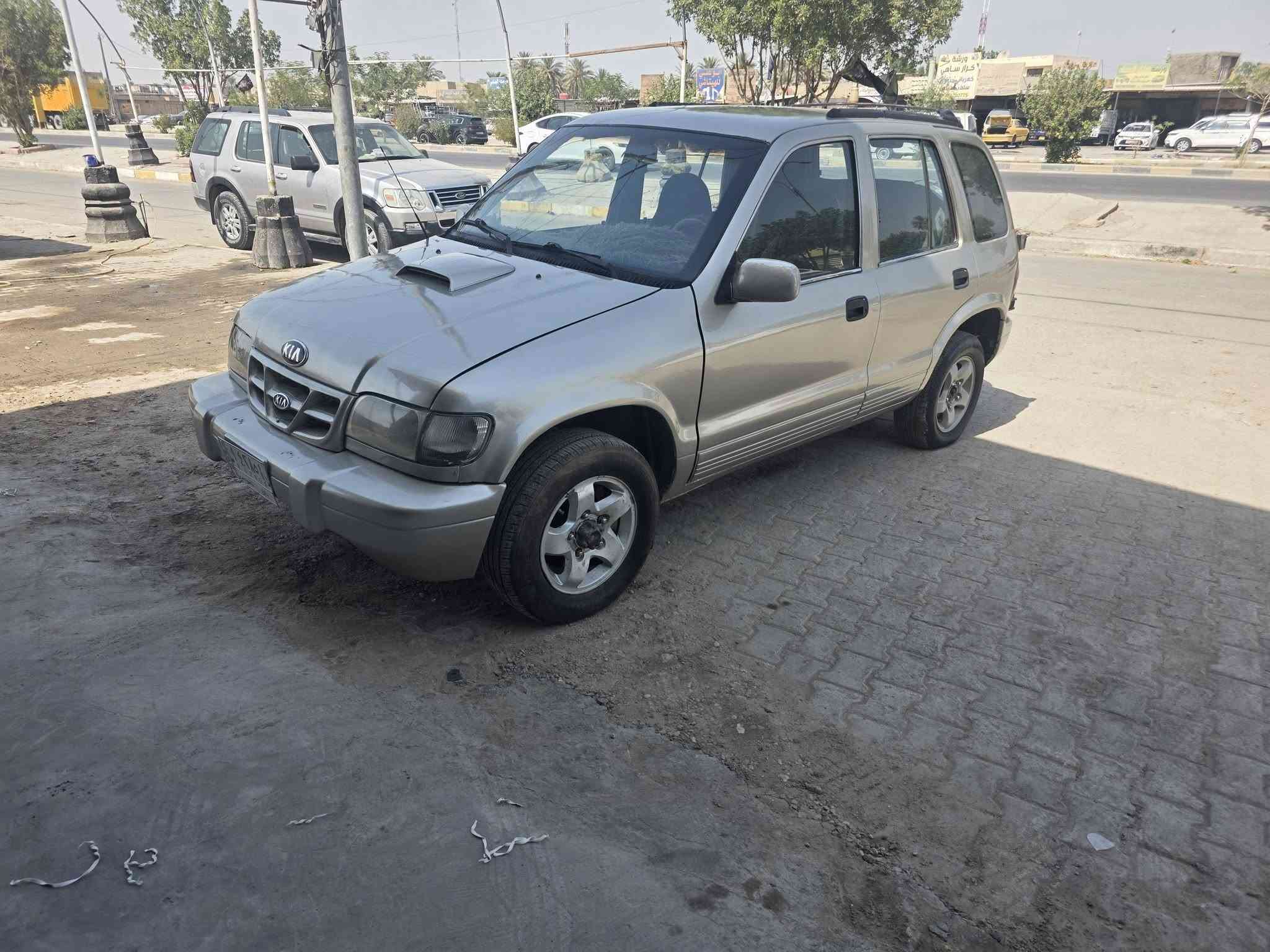 سلام عليكم .كيا سبورتج للبيع بأسمي  رقم بابل .موديل 2000.حجم المحرك 2000مسكر .كير اوتماتيك .مكفولات . مصبوعه عام للجماليه.  السياره تبريد شغال جيد جدا  ارعه جام كهرباء.ويل كب .العنوان الحله حي البكرلي السعر 42 بيه مجال بسيط ..للتواصل ***********....***********.واتساب ايضا .@
