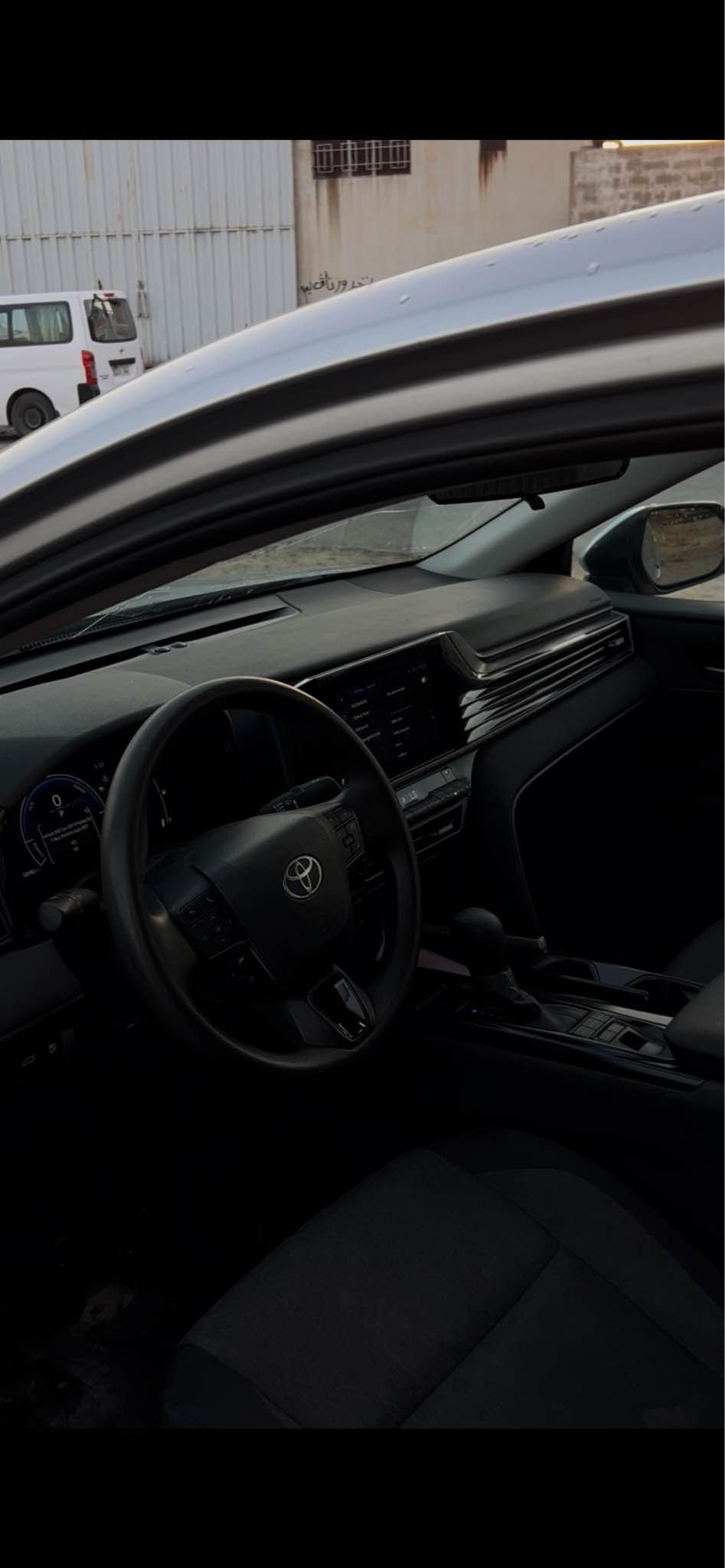 TOYOTA CAMRY 2025 LE HEV 
تيوتا كامري ٢٠٢٥ ل ي هايبرد 
سعر بلاش 180$ ورقه و بها مجال قليل 
مواصفات  LE HEV 
بصمه 
شاشه كبير 
رادار 
موايه اشره 
بريك بصمه 
ويل كب كروم 
لايد LED زينو 
نضام قياده 
تحكم ستيرن 
تحديد سرعه 
و بعد مواصفات هوايه 
ضرر: جملغ كلير امريكي و بابين و جملغ خلفي و قباغ جنطه صبغ بدون دواخل بدون ارباك بجم كبص سياره رقم كاتي شرط ترقم شمالي يوجد معقب ارخص سعر 
مكان سياره عقره 
رقم موبايل ☎️*********** 
واتساب ⬅️ *********** اكر, نينوى
