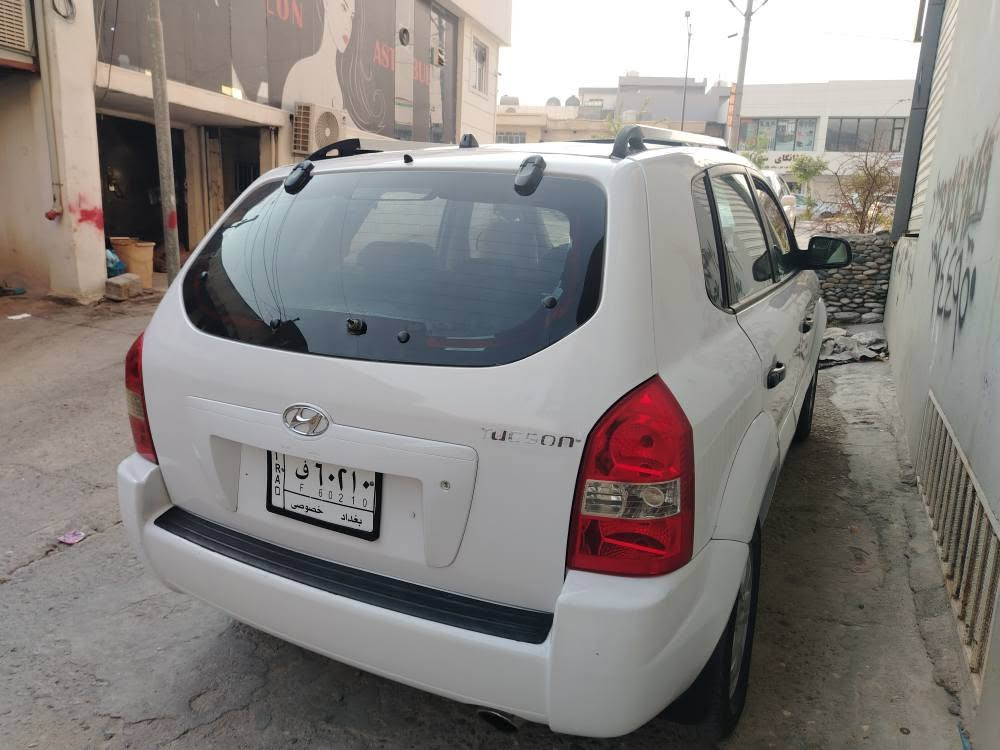 بەناوی خودای بەخشندەی میهرەبان
هۆندا تکسۆن بۆ فرۆشتن بڕاوە بڕاوە
کۆدی بۆ کراوە بەشەرت
مۆدیل 2007 بەنزین بیلاد 
گێڕ ئۆتۆماتیک و عادی 
پێش و پشتی کەپسە و دەعمی نیە 
  برێک و ئەی بی ئێس بەشەرت 
سەیارەکە تابڵێی جوانە و عائیلیە 
کارەباییاتی بەشەرت 
شوێن براوەی زۆر جوان چاک کراوە
بەنزین زۆر کەم دەخوات
گێڕو مەکینەی بەشەرتە
هەیکەلی زۆر جوانەو لوسە 
چوار تایەو ویلی خاوێنی لەژێرە
سعری زۆر گونجاوەو ماڵی دۆستە 
سعری 44 گەڵاو و معامەلەیە
 شوێن ڕانیە ..
ژ.م. *********** وە ***********
ئاسیا  واتس ئەپی لەسەر 
مەسجیش کراوەیە.. رانية, السليمانية
