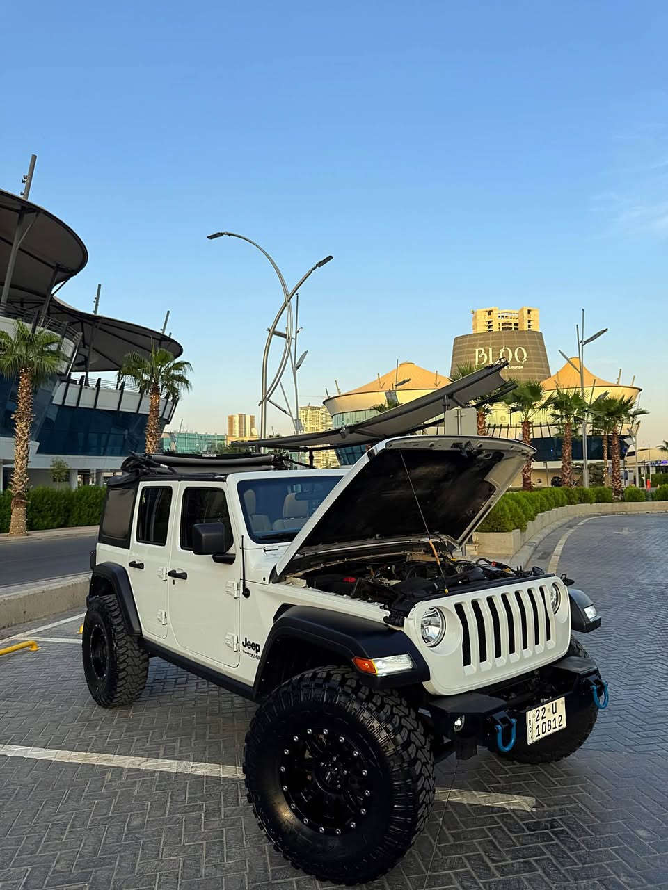 {Jeep Wrangler 2022}
🇺🇸~~~~~~~~~~~~~~215$~~~~~~~~~~~~~~🇺🇸
            ( وارد امريكى بدون صبغ و بدون تعديل )
               (سياره گير عادى 4*4 كامل تزويد )
موديل : 2022
مكينه : V6 سلند 3.6ليتر بنزين 
ماشيه : 35الف مايل حقيقى 
لون : ابيض
رقم شاصى : 1C4HJXDG9NW124191
رقم : اربيل سنوى جديد حتى 2030 تحويل مباشر 
مواصفات: فول عادى بس بصمة و كاميرا و دبل اكسل
مكينه و گير و كهربائي كل شرط 

مكان سياره / اربيل شارع ٦٠ 
رقم موبيل / ***********
                   ***********
              (سيارة جاهزه الحمدلله بدون اى نقص)
~~~~~~~~~~~~~~~~~215$~~~~~~~~~~~~~~~~ أربيل, العراق
