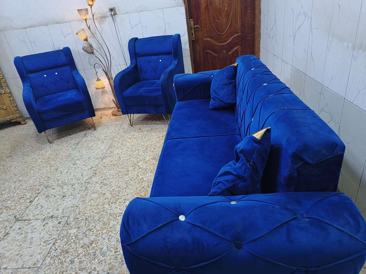نظيف جدا • ١٠ مقاعد • الوشاش