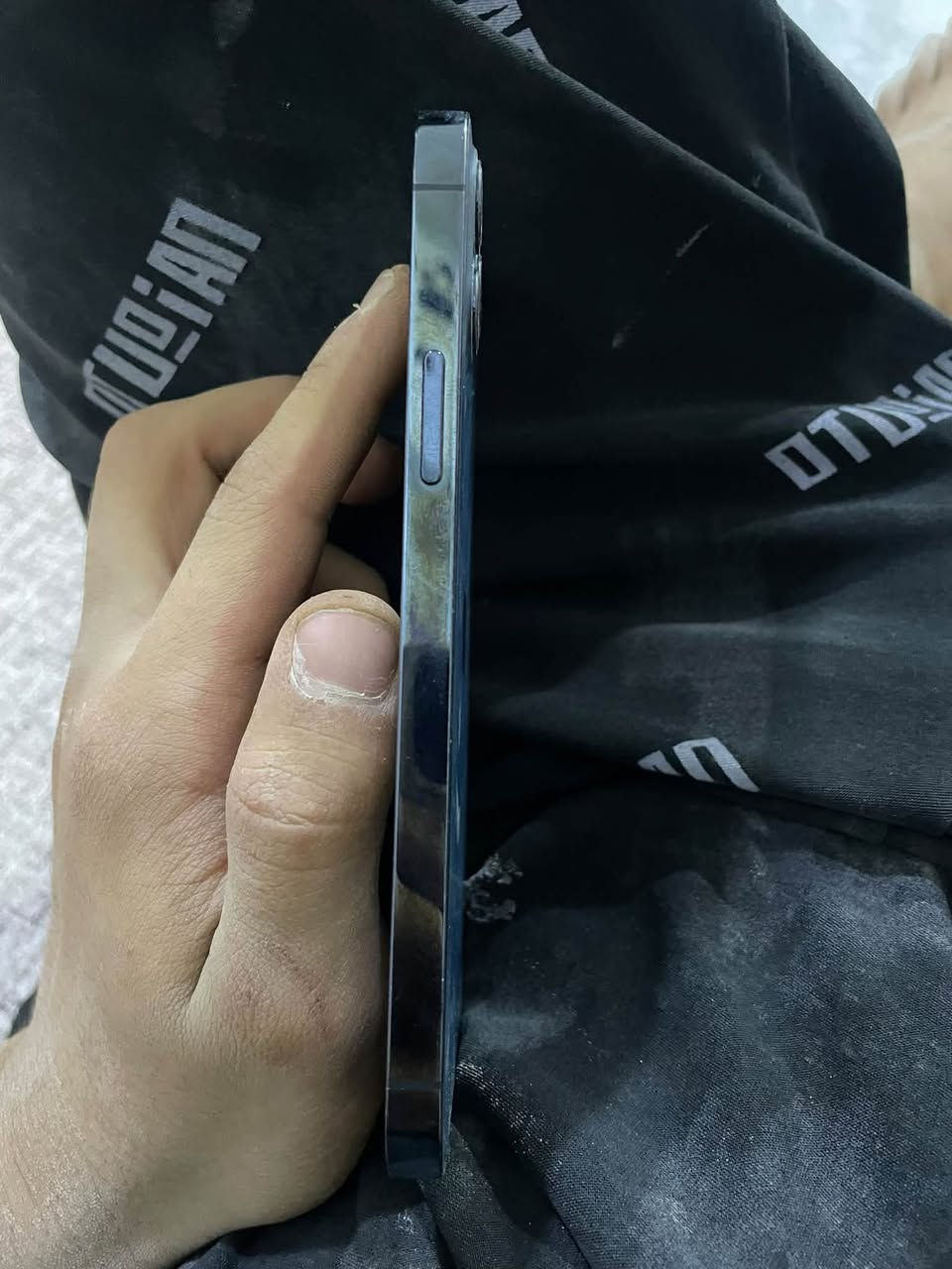 اسلام عليكم ايفون 12برو ذاكره 128🔋76بس شويه فوك شاشه شخص شخطتين بي كلشي ما بي شرط قبل اربع شهر اشتريتو من واحد مشتري من شركه واالله كلشي ما مفتوح ولا شي كلشي شغال سعر300بي مجال  .تعال خاص او راسل وتساب فقط***********
