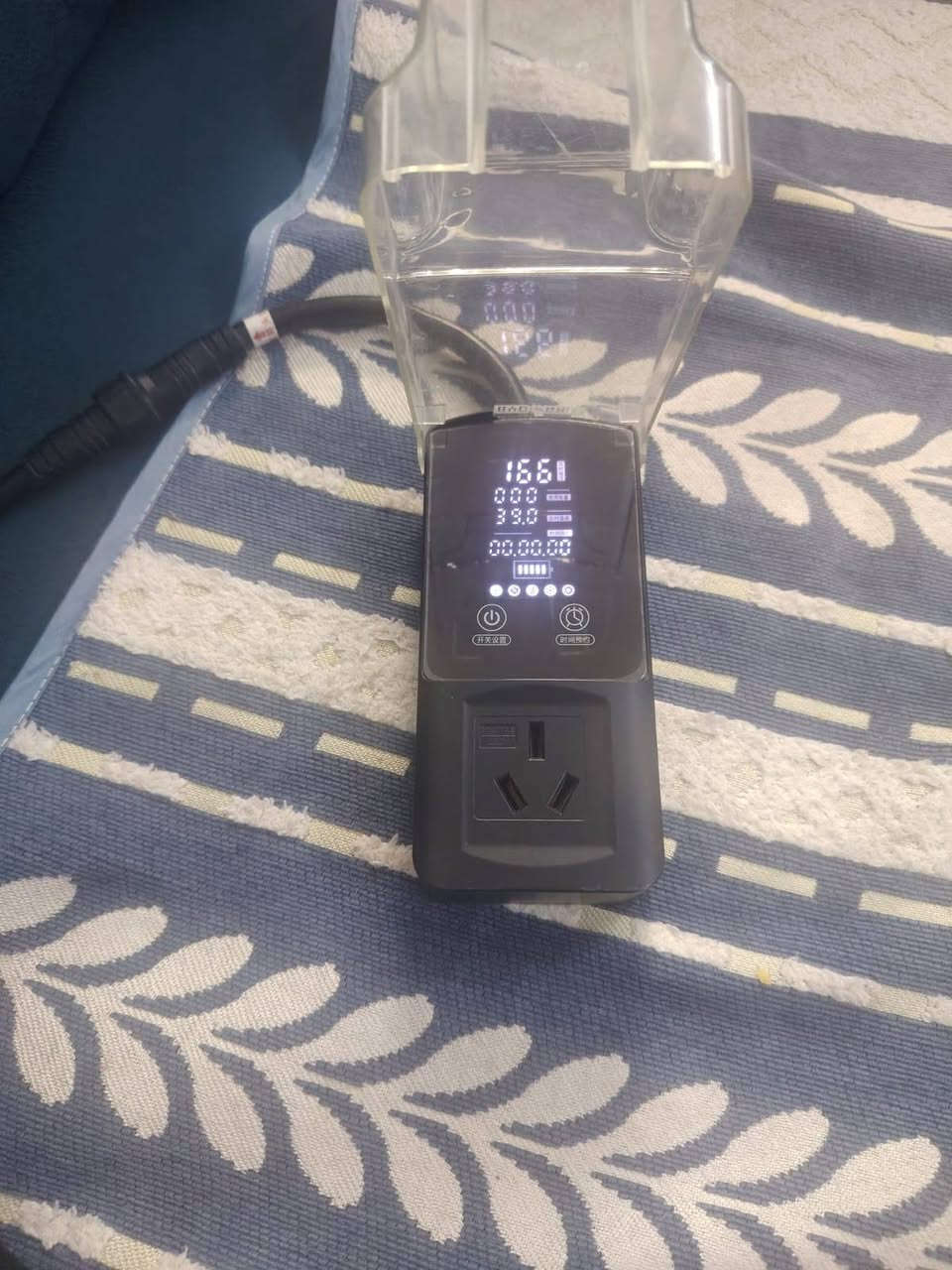السلام عليكم
للبيع شاحنة BYD بديل ايرث تجي مؤرثة تشتغل جميع انواع الشواحن تفصل في حال صعود او نزول الفولتية نظيفة استعمال شهر سعر الجديدة ب 80 الف هاي ب 65 الف العنوان الغزالية 
***********
