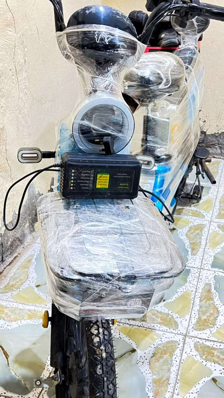 سلام عليكم للبيع باسكل شحن خمس بطاريت نضيف سعر ٣٠٠وبي مجال مشخاب رقم تصال ***********
