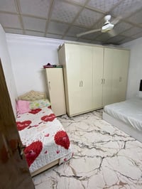 بيت للبيع 100متر عنوان شورجه فرع عريض سعر 45مليون بيه مجال 07701382814