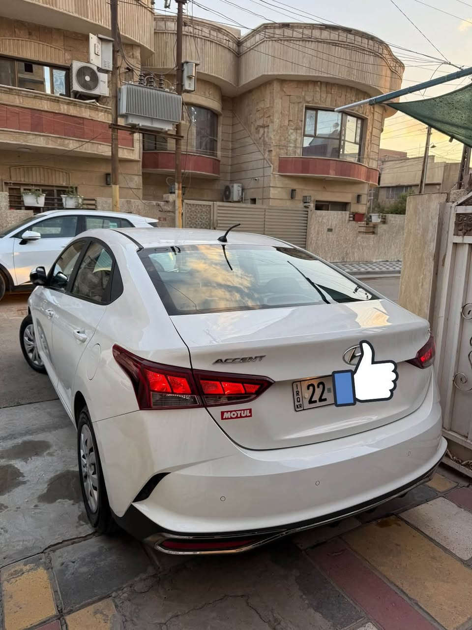 السلام وعليكم
للبيع
هونداي اكسنت
خليجي موديل2022
رقم اربيل 
السيارة بأسمي
تحويل ثاني يوم
محرك1600
ماشية70الف

المواصفات:-
شاشة
كامرة
كروز سرعة
تحكم استيرن 
عدادت ليزري
حساسات خلفية
لايتات هيلوجين
بلوجكترات 
كير عادي اوتماتيك
تخم تاير جديد
بريك ABS
حساسات تاير
عدة جك كامل
اسعافات اولية

السيارة مكفولة من الصبغ 
المحرك والكير وكهربائيات كفالة
اي استفسار تعال خاص او اتصل 
***********
عنوان السيارة 
بغداد المنصور
