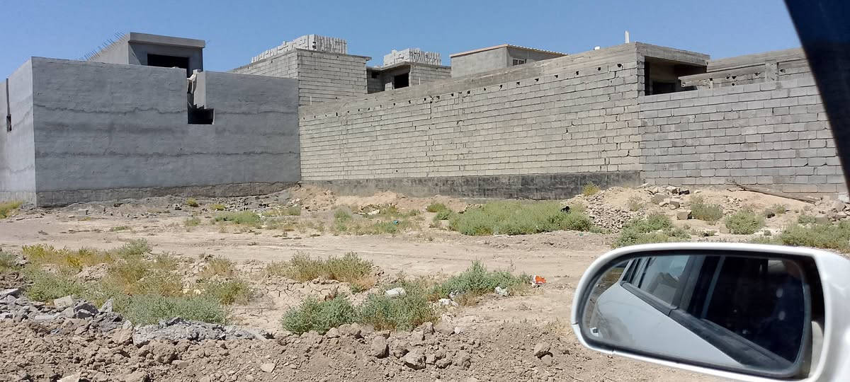 قطعه أرض للبيع نهايه السايدين قريبه على مدرسه
اتصال  ***********
