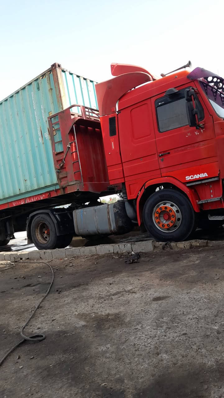 السلام عليكم كان يا 143 حجم 500 رقم ديالى راسه عربانه السعر على الخاص***********
