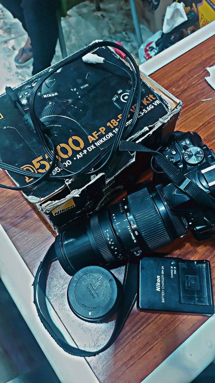 نيكون 5300 • عدسة 18-55 • زوم 70-300