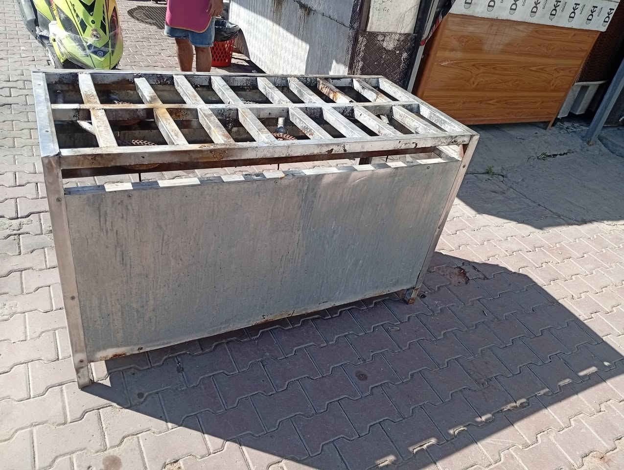 ستانليس ستيل ست عيون نظيف شغال السعر المطلوب 400 الف بغداد ام الكبر والغزلان ***********
