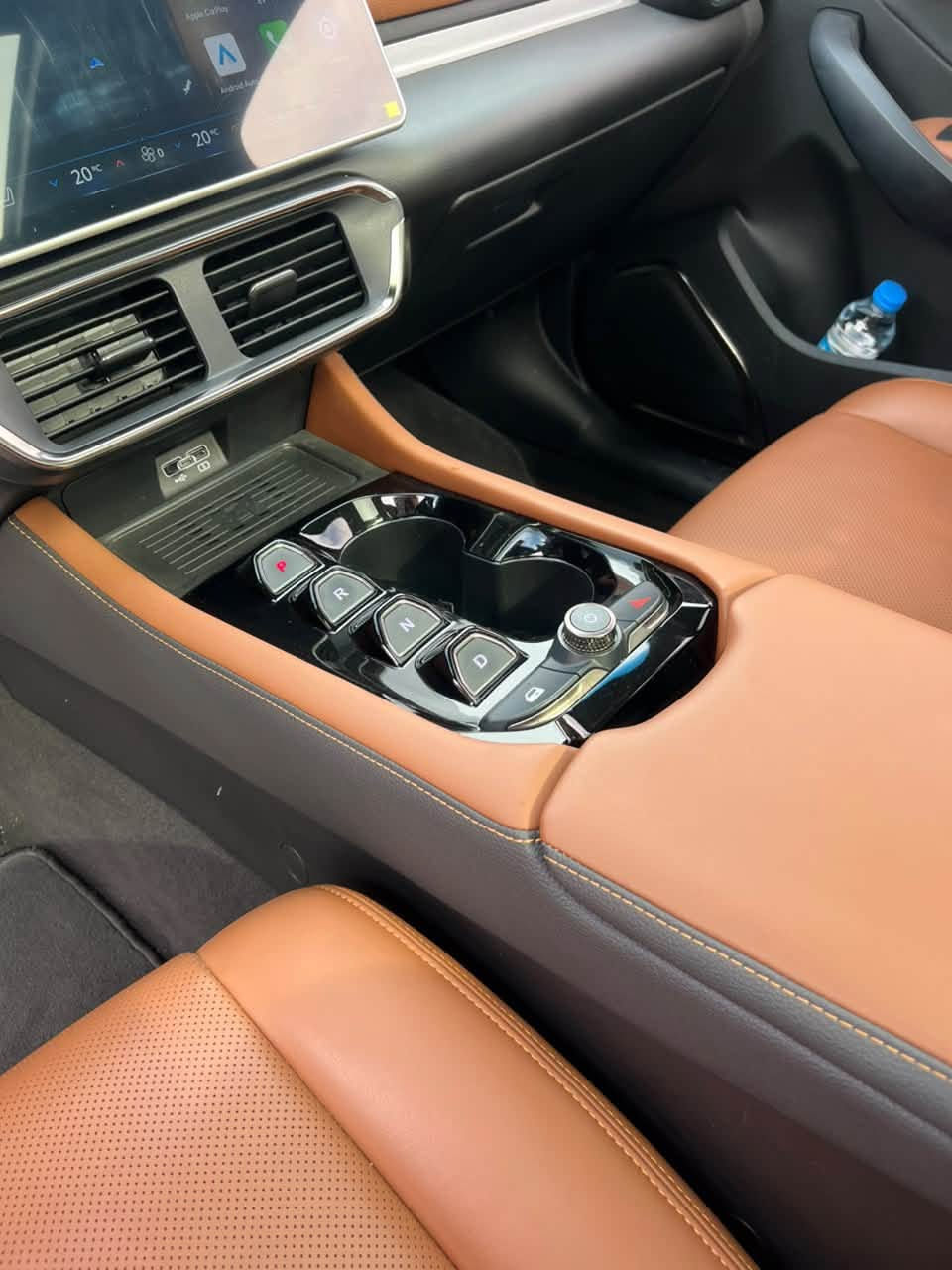 vinfast vf8 plus
موديل 2024

دفع 4X4

بطارية حجم 87.7 كيلو واط

420 كيلو بالشحنه الواحد طبيعي

قيادة ذاتية

انطلاقه من 0 الى 100  4.4 بالثانيه

402 حصان 

620 نيوتن

5 كامرات 360 درجه

مقاعد 4 تدفئة + تبريد وليس هواء

بانوراما

انارة محيطية

صندوق كهربائي

تنبيه خروج عن المسار

250$بيهه مجال
***********
مكان السياره سامراء
