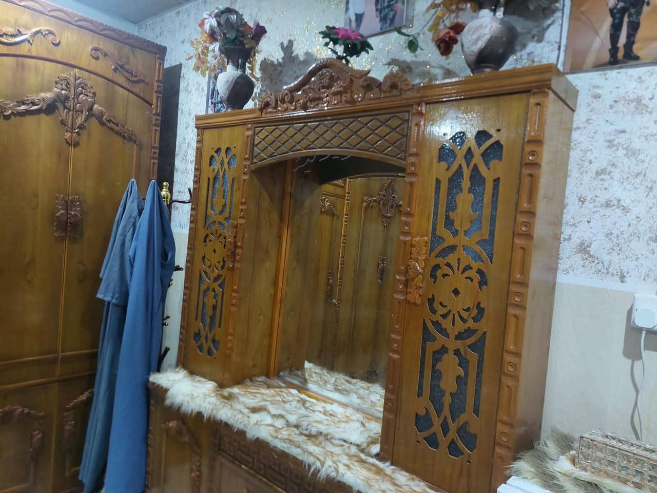 غرف نوم للبيع التواصل مع هاذ رقم***********
