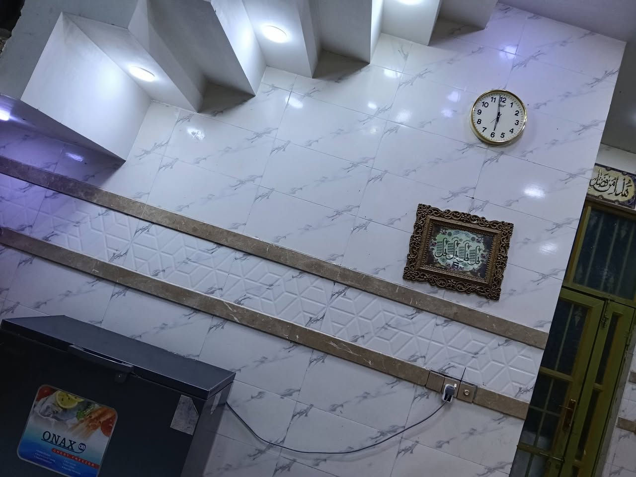 السلام عليكم دار للبيع 100 متر طابق واحد جديد سند 25 كافت خدمات بغداد الكمالية بستان علي كمال ***********
