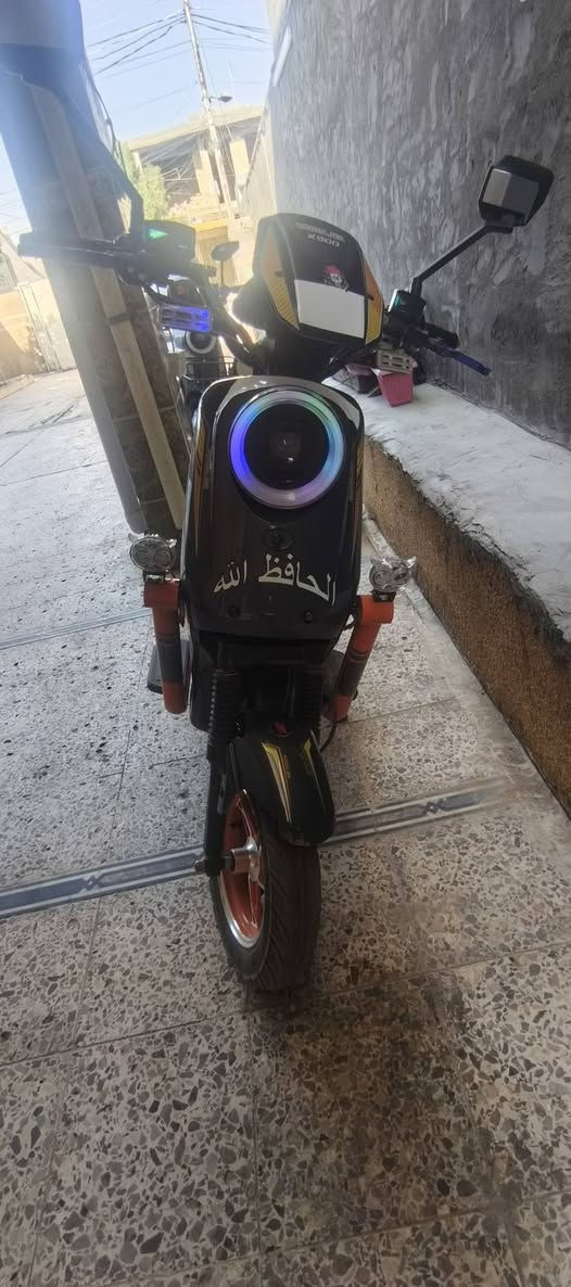 درجة  x900 اخو الجديدة صاره شهر من اخذتة شاحنة اصلية وياة اخذتة من حسن وحسين .. السعر500 من الاخير مكاني ابو غريب الزيتون ***********
