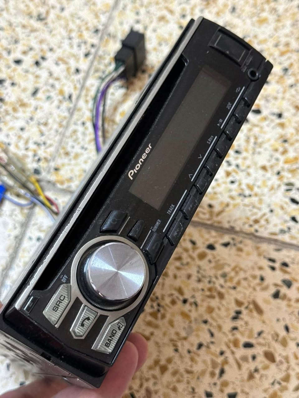 مسجل بايونير اصلي بلوتوث  CD usb aux
كامل هوة والفيش نظيف جدا  صوت خرافي 75 الف 

مكاني سيدية ***********
