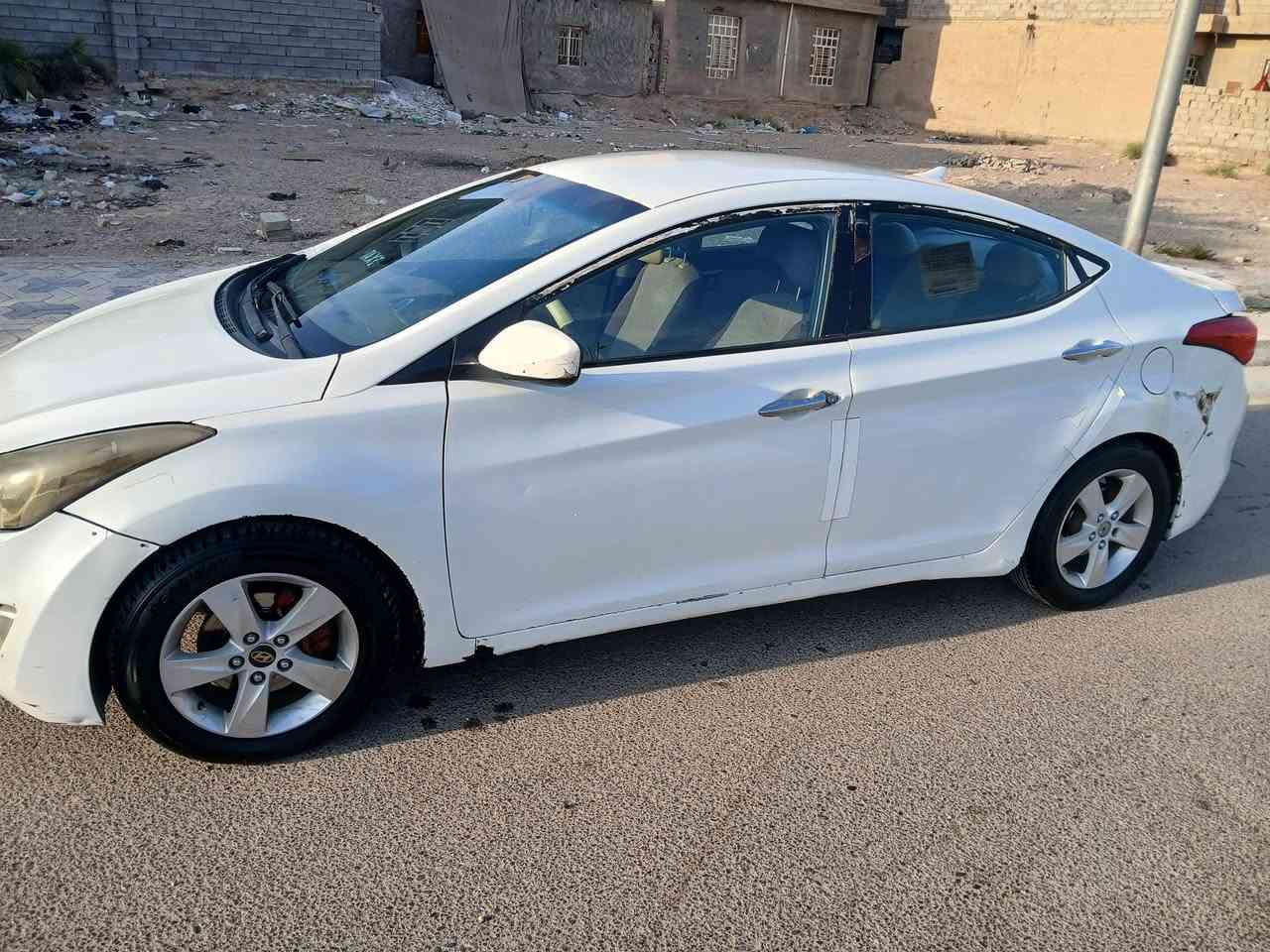 النترا 2012 امريكي ضربتها جاملق وبنيد وبيها صبغ بالحزام 
محرك 18
كير ومحرك نضيف الكير  جديد قبل شهرين شديته مال كصه 
كهربائيات كلها شغاله
تبريد ثلج 🥶 
صدر امامي وخلفي 60%
#السعر75$ بيه مجال بسيط "
***********
