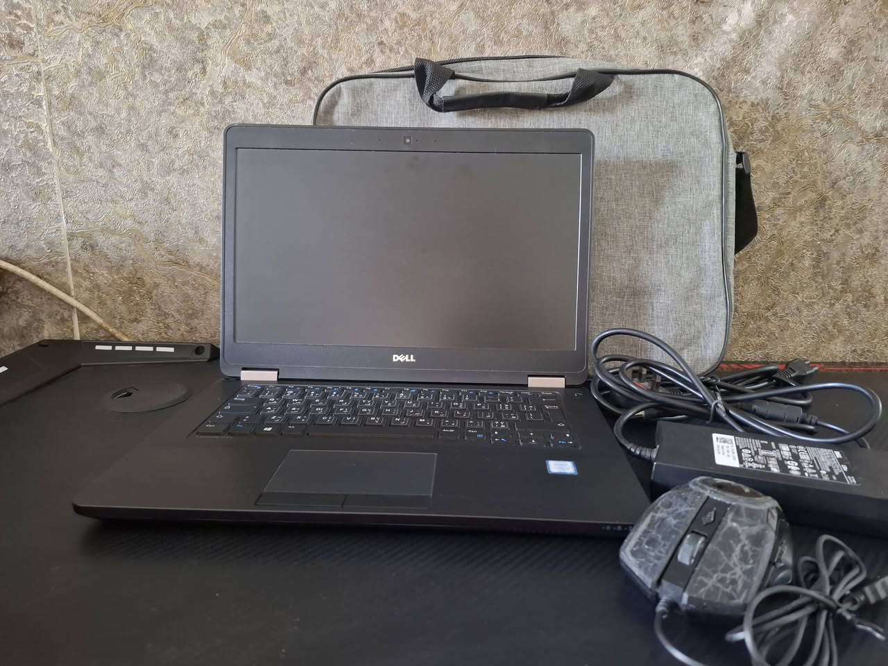 i7-6600U • R7 M360 • كرتين شاشة