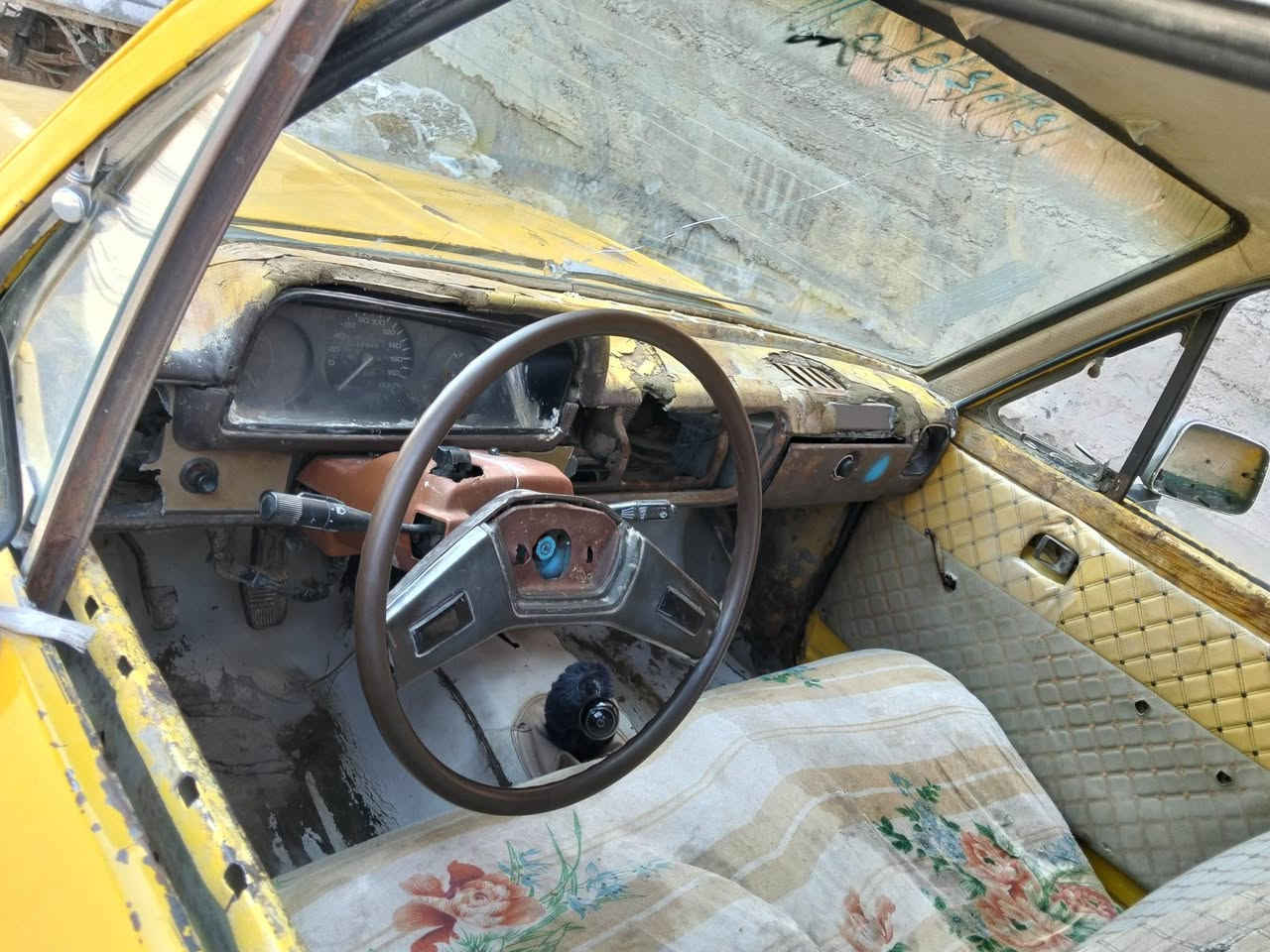 سلام عليكم بيكم 82سياره حلوه معمره السعر 17وبيها مجلا مكان بابل المسيب***********
