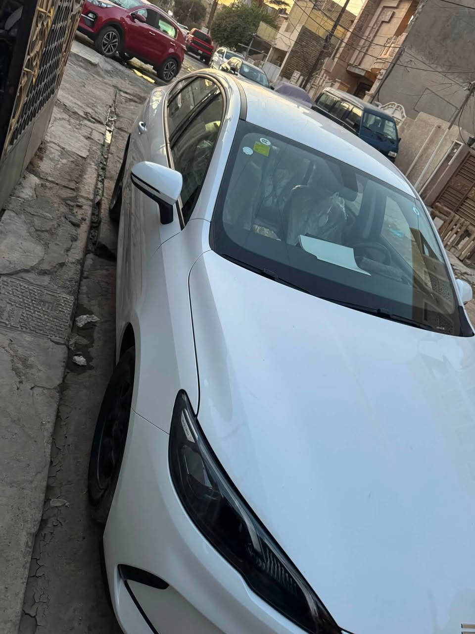 السلام عليكم
النوع : BYD سيل 5 

الموديل : 2025

السياره : كفاله عامه 

المواصفات : 

* محرك : 1500

* فول شحن وفول بانزين تمشي 2100 كيلو

* تشغيل بصمة دخول بصمه تشغيل عن بعد 

* داخل ابيض كشنات جلد

*  شاشة وسطية كبيره 

* شاشة عدادت دجتل 

* فول تحكم ستيرن 

* اوامر صوتية

*  كروس مثبت سرعة

*  حساسات خلفية + كاميرا 

* انارة امامية 

* زينون فول LED سكن LED بك لايت LED

مكاني بغداد سعر 20مليون300

رقم ***********

***********

متوفر وتساب
