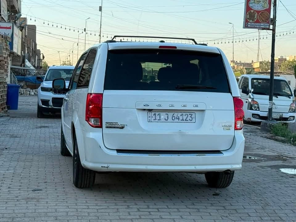 ‏سلام عليكم سيارة
دوج كرفان كلين بدون حادث كير مكينه خير من الله فقط جاملغ امامي مصبوغ عل اثر شخوط بلخشم جاملغ بيبان كهرباء سته جام كهرباي 3قطع تبريد صندوك مو كهرباي فرس ارضي وفرس سقفي شاشه عطلات بلدشبول موديل سياره 2011 سعر 150بي مجال شى بسيط سياره ماشيه 89

ستفسار عل رقم***********
