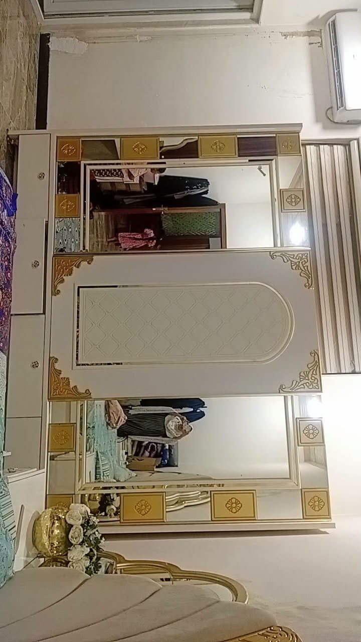 غرفة ضخمة • نظيفة • دوميز