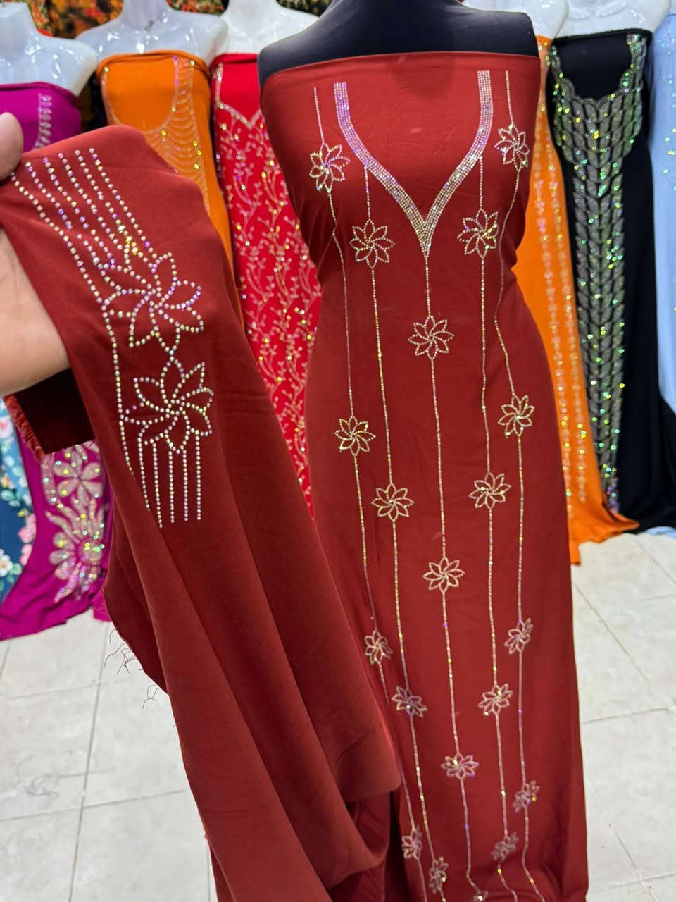 🔥 تنزيلات قوية حبايبنا 🔥

✨ كشمير كابوي مطاط الأصلي
✨ مطرّز ستراس كامل حراري
🧺 ضمان الغسالة

🚚 توصيل لجميع المحافظات 5,000 دينار

📩 للحجز والاستفسار راسلونا خاص او واتساب ‏‪***********‬‏ 📱
