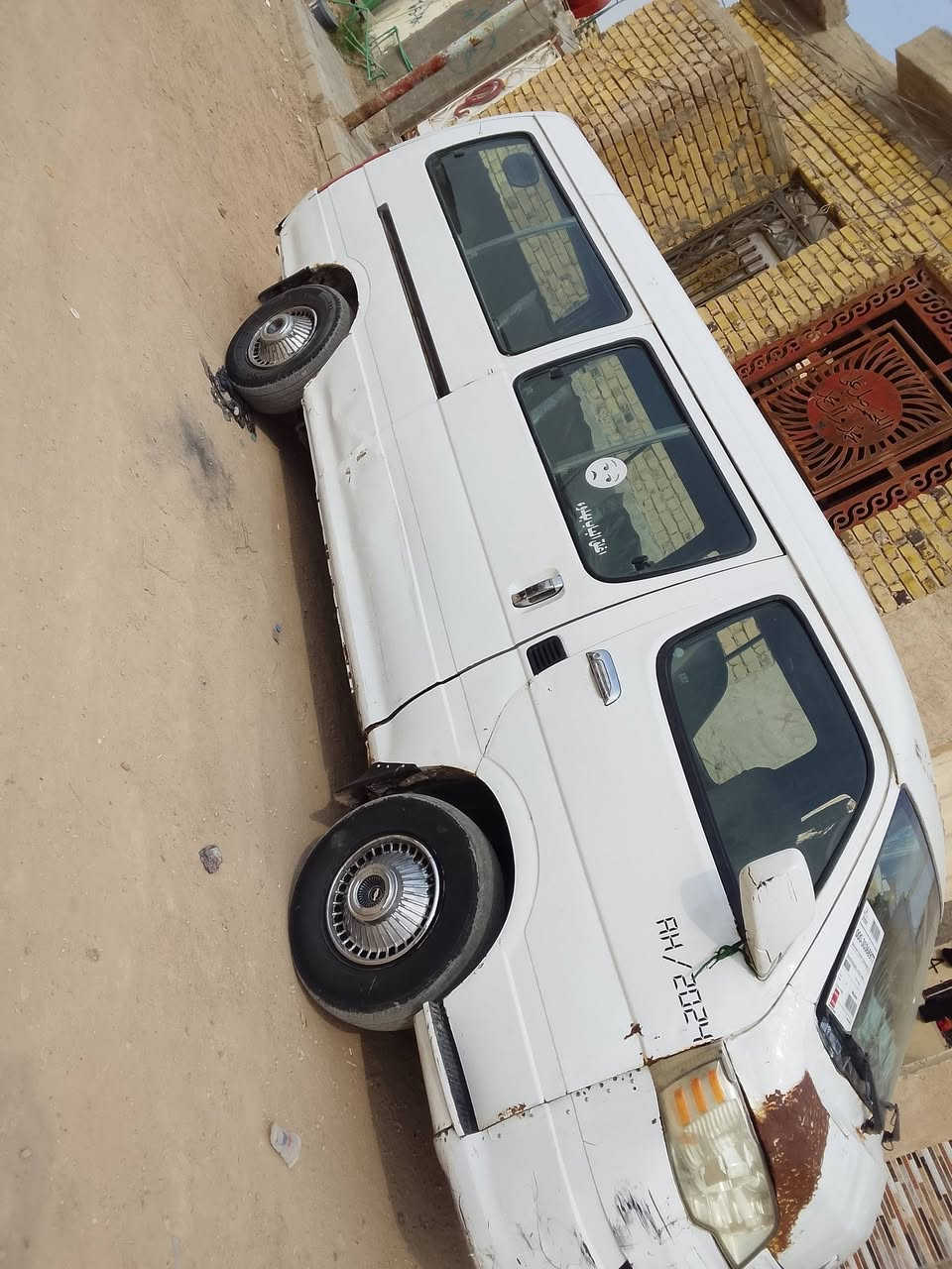 سلام عليكم سيارة جنبي مديل14 موصليه للبيع مكينه كير اكسن حداديه نضيفات دواخلها حلو مكان نجف سعر 32بيها مجال رقم ***********
