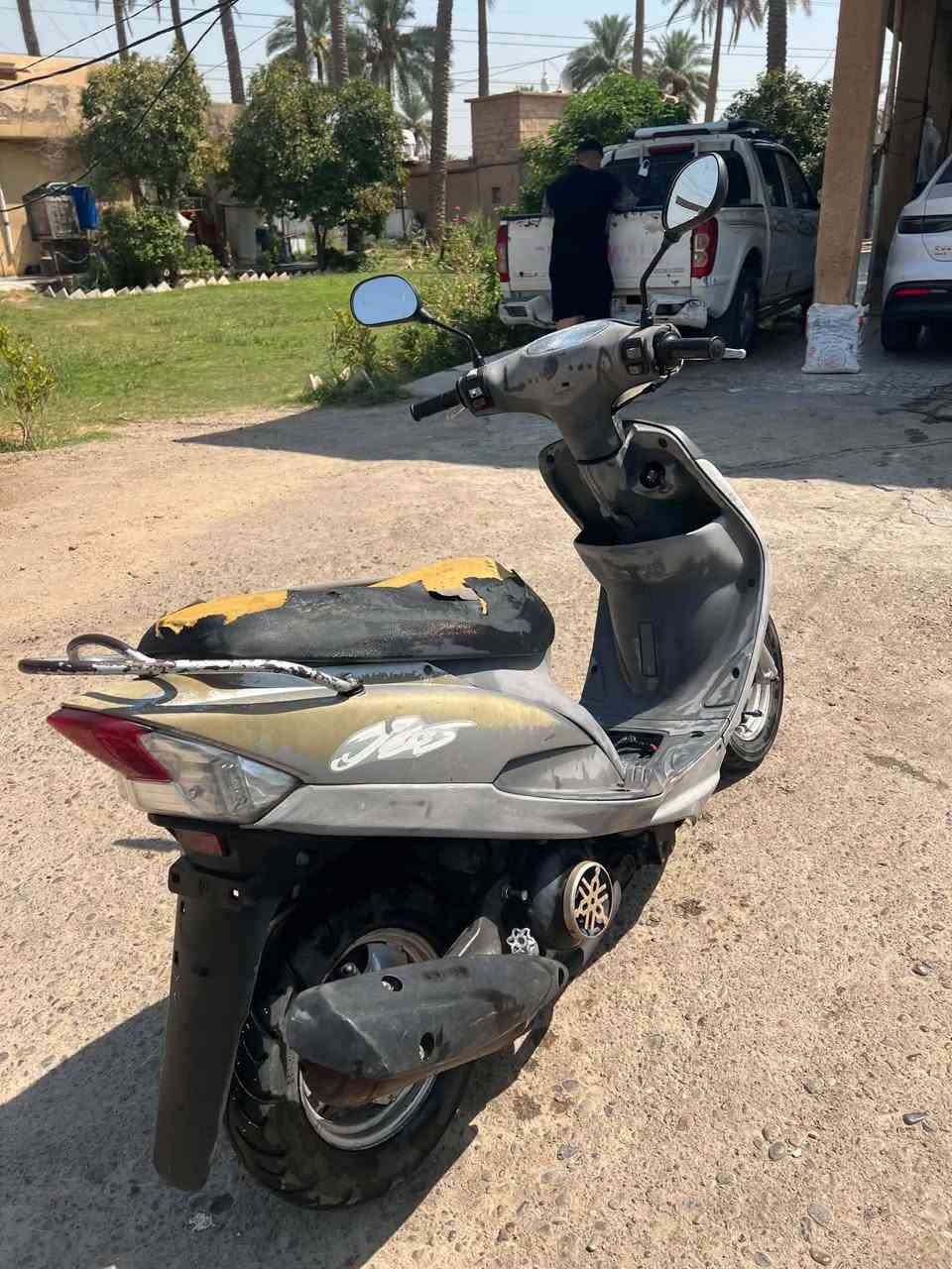 سلام عليكم شباب عندي دراجه ماكس منغولي كلشي بيه بلادي اي شي بيه بلادي وماامفتوحه أصلن تجي تفحص براحتك واليعجبك هم السعر 650وبيه الرقم بيه واتساب ***********
