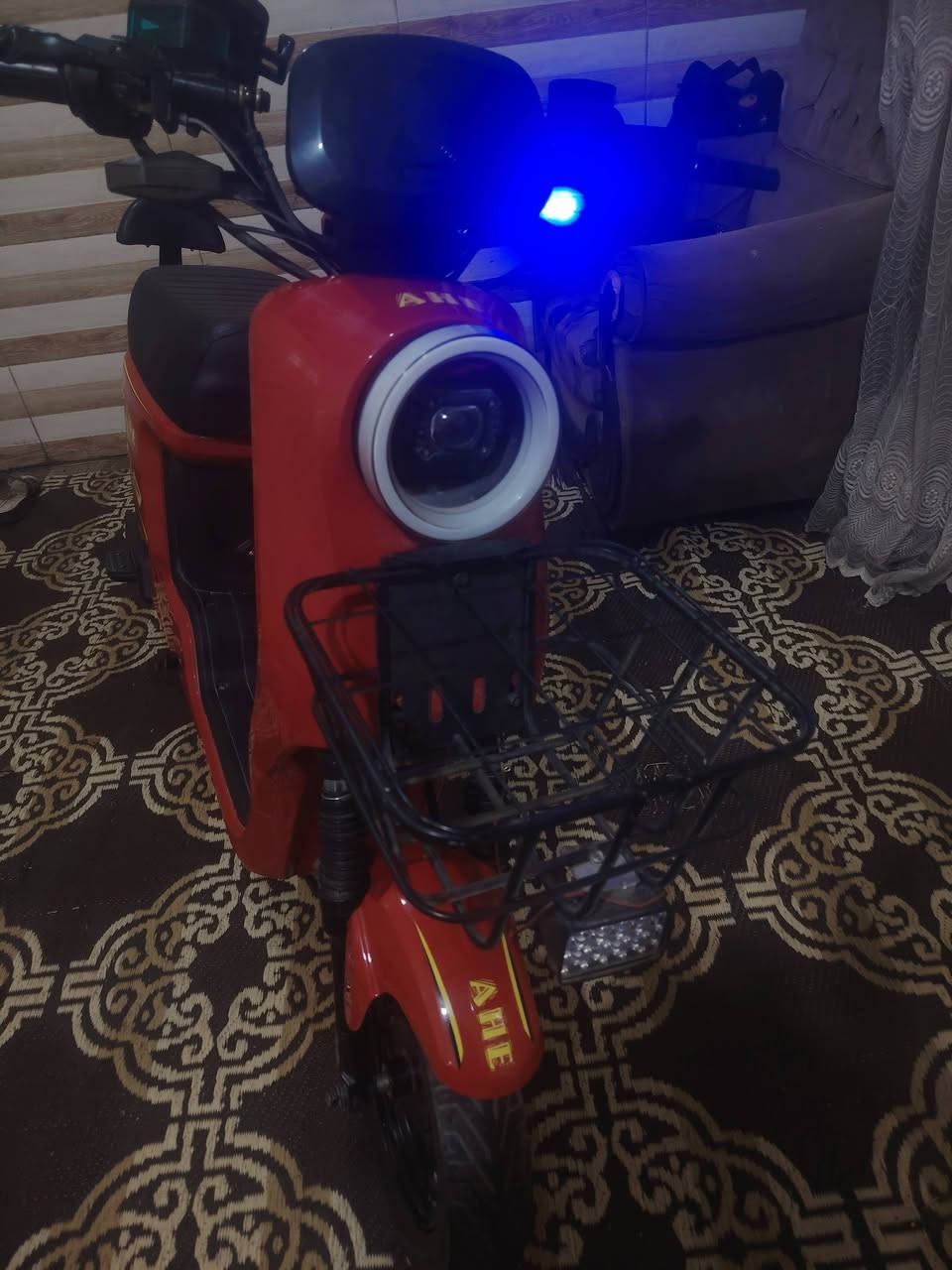 الدراجه شحن R9 نضافه  100/100 مستخدمه شهر فقط سعرها  500 قفل  الاستفسار  *********** غير متوفر واتساب  اتصال فقط
