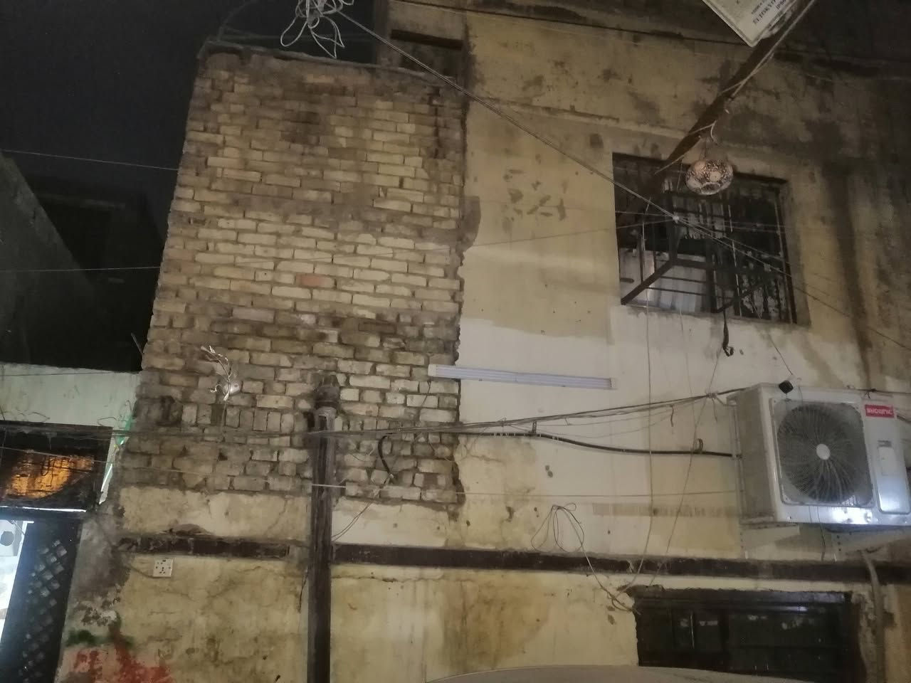 السلام عليكم بيت للبيع مساحة 144 في قطاع 3 رابع فرع من صفحة شارع الصيانه
السعر تواصل معي
***********
