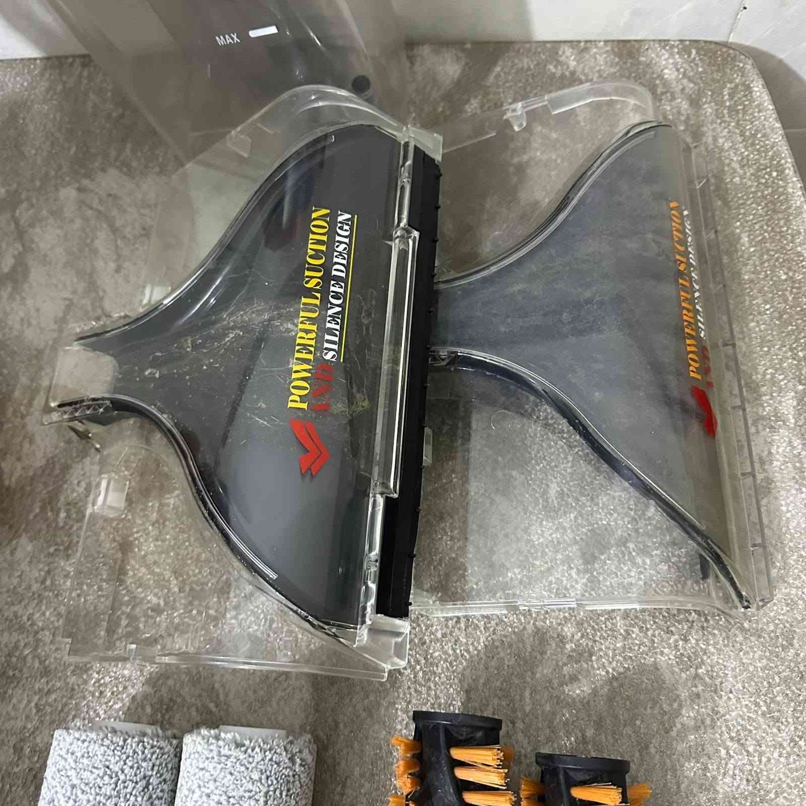 للبيع جهاز Emblema Carpet Clean – EM TL2022W بحالة ممتازة.
🔹 النوع: جهاز غسيل وتنظيف السجاد والمفروشات
🔹 الموديل: EM TL2022W
🔹 القدرة: 800 واط
🔹 3 وظائف بجهاز واحد:
• تنظيف وإزالة الأوساخ
• غسل السجاد والكنبات بالشامبو
• شفط المياه وتسريع عملية التجفيف
🔹 مناسب لتنظيف السجاد، الزوالي، الكنب والمفروشات.
🔹 تصميم عملي وسهل الاستخدام.
🔹 الجهاز مزود بفرش وملحقات للتنظيف.
📞 للاستفسار والسعر: مراسلة خاص أو اتصال.***********
الجهاز جاهز للبيع — فرصة ممتازة لمن يبحث عن جهاز تنظيف عملي للبيت أو للعمل. 🧽✨

