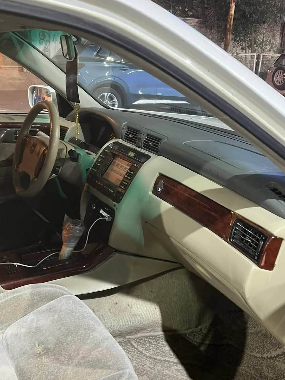 تويوتا كراون ملكة موديل 2001
السيارة ضررها  فقط الجنطة والحوض، والجاملغات الخلفية بيها اضرار بسيطة.

المحرك GT4 الكبير والمرغوب.

الرقم بغداد دولي إنكليزي، المداور ثاني يوم مرور الكاظمية.

السيارة مكانها النجف الأشرف حي المثنى.

السعر 120 وبيها مجال.

للاستفسار:
***********
