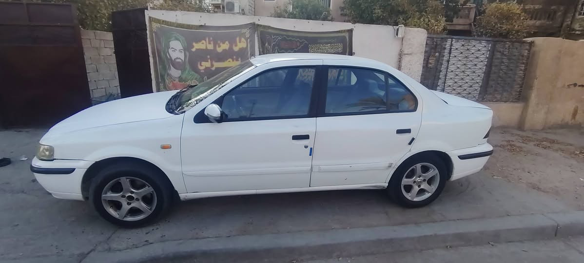 السلام عليكم سيارة سمند سورن ٢٠١٢ مكفولة كير ومحرك وتبريد شغال ضربة جاملغ الأيمن الخلفي شبر نظيفة وكاملة مابيهة اي نقص السعر 40وبيهة مجال رقمه بغداد سنوية جديدة ورقم جديد سيارة بااسمي رقم الهاتف *********** العنوان بغداد الاعلام
